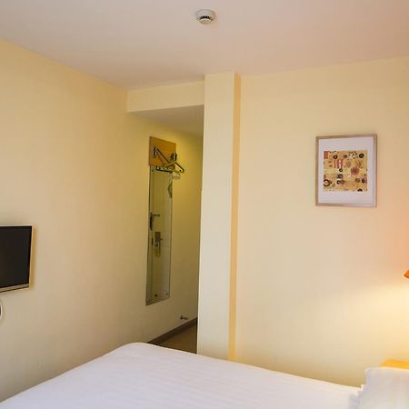 Home Inn Changchun Dajing Road Ouya Outlets Екстер'єр фото