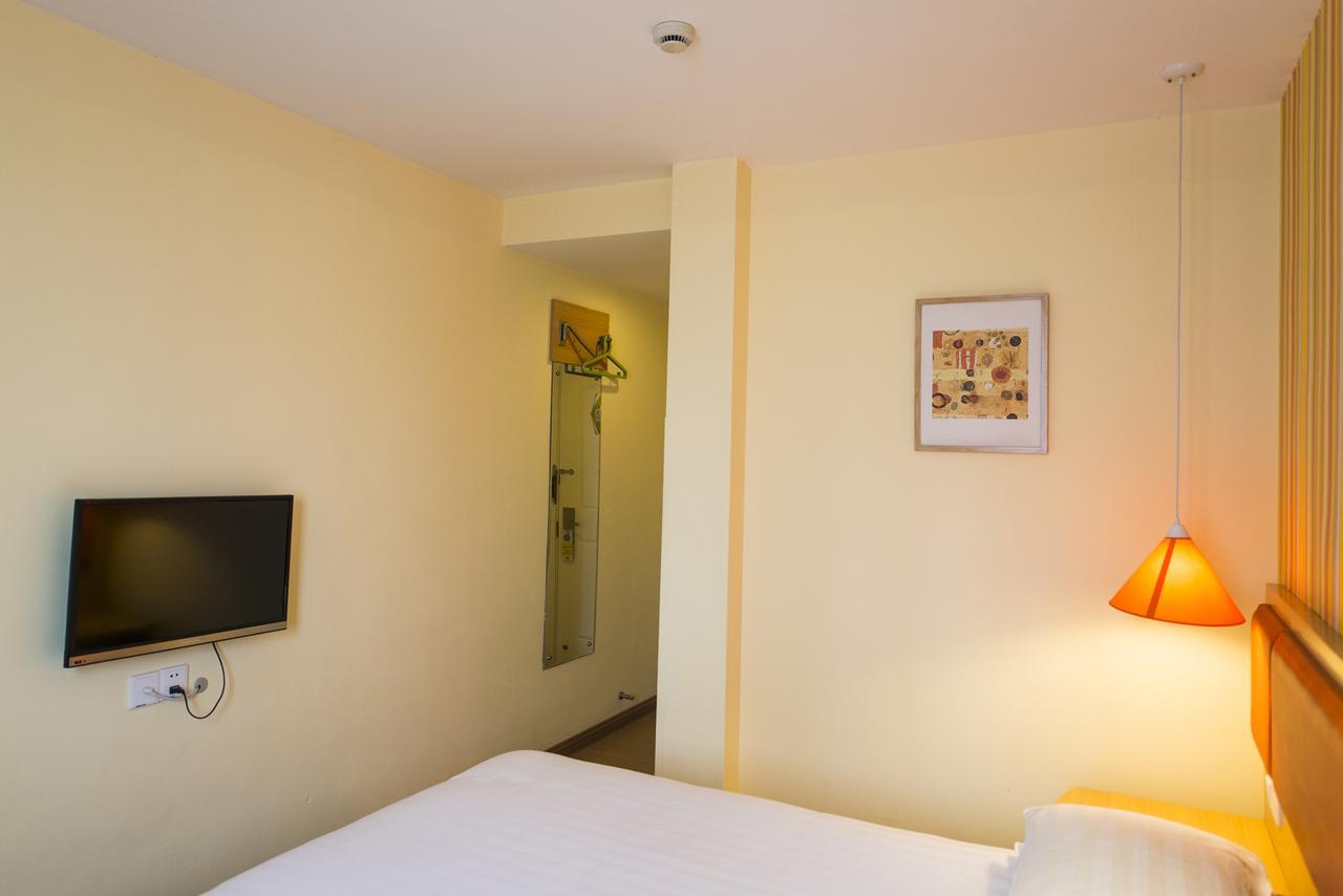 Home Inn Changchun Dajing Road Ouya Outlets Екстер'єр фото